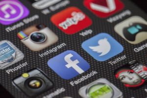 Online Forschung Social Media Methode Bachelorarbeit Masterarbeit wissenschaftliches Arbeite Facebook